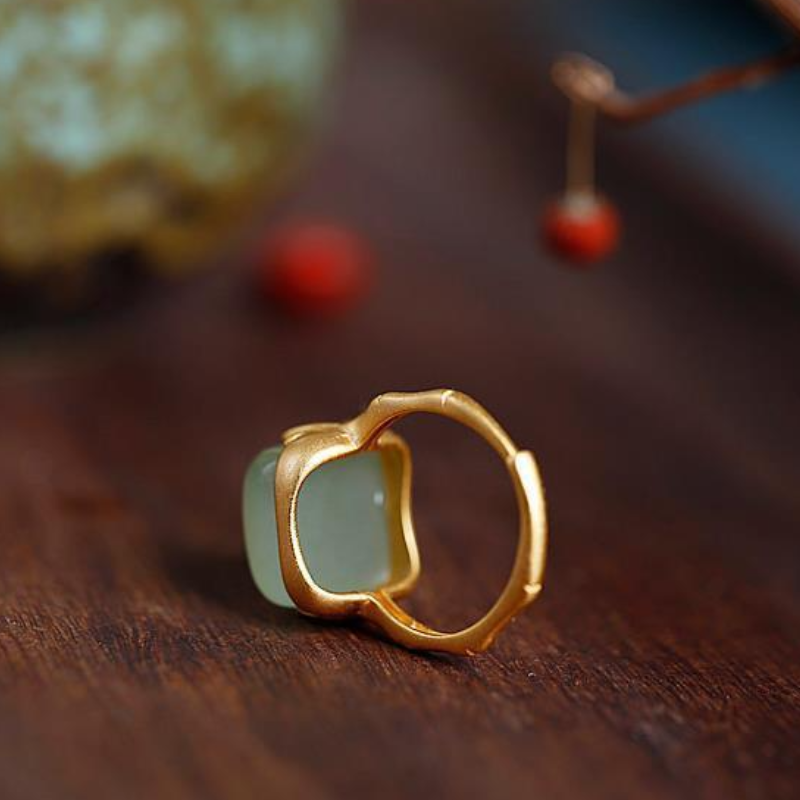 Bamboo section • Agate jade ring